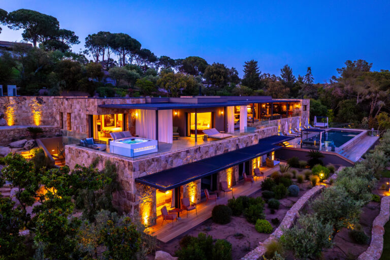 L'Hôtel Villa Padulaccia illuminé au crépuscule