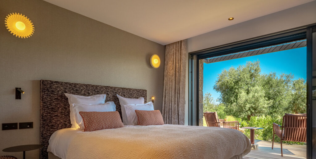 Chambre Mon Paradis, lit king size et jardin